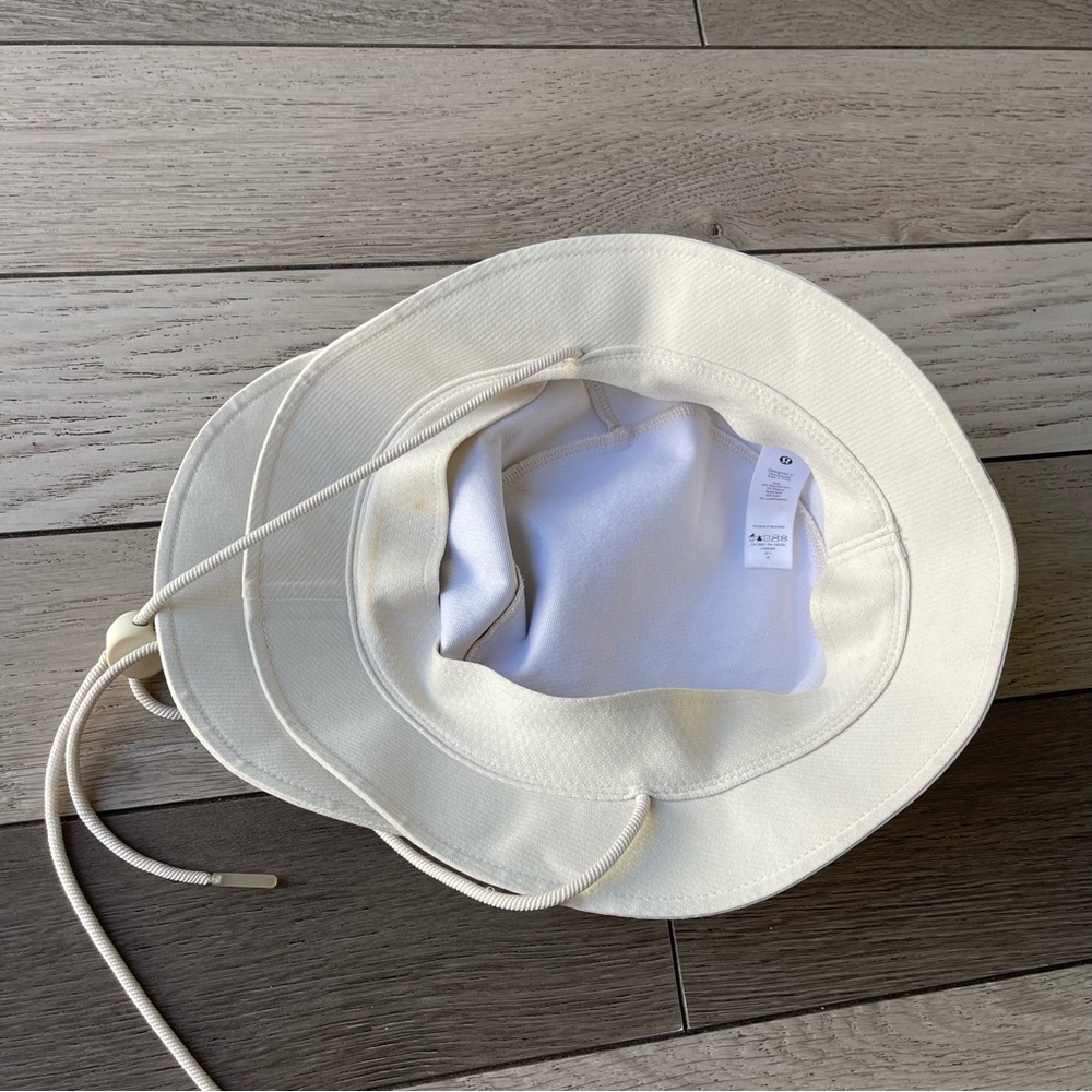 lululemon athletica White Bucket Hat - Picture 4 of 6